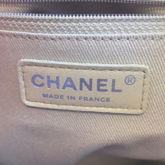 Chanel Bag - Picture 4 of 8